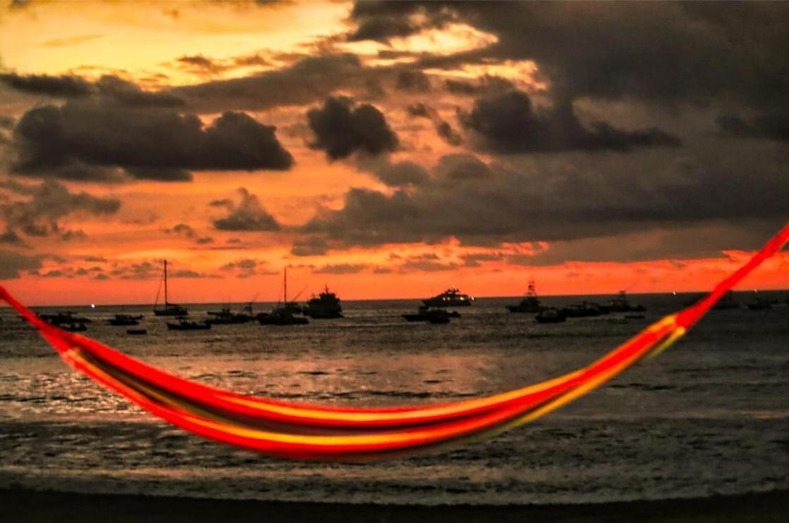 Café de Playa beach front suites Coco Esterno foto